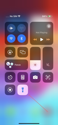turn off flashlight on iphone